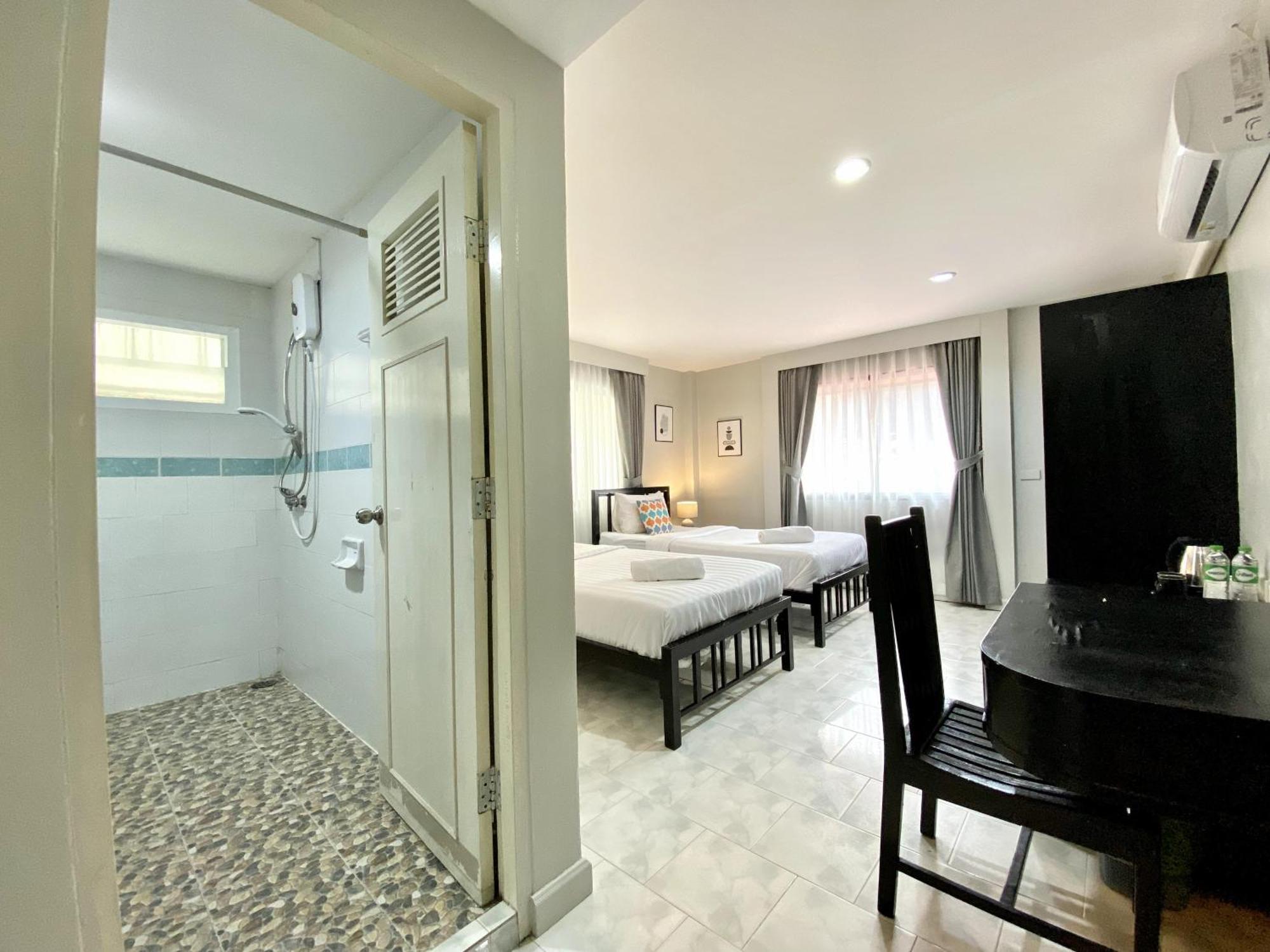 Beachwalk Minotel Patong Exterior photo