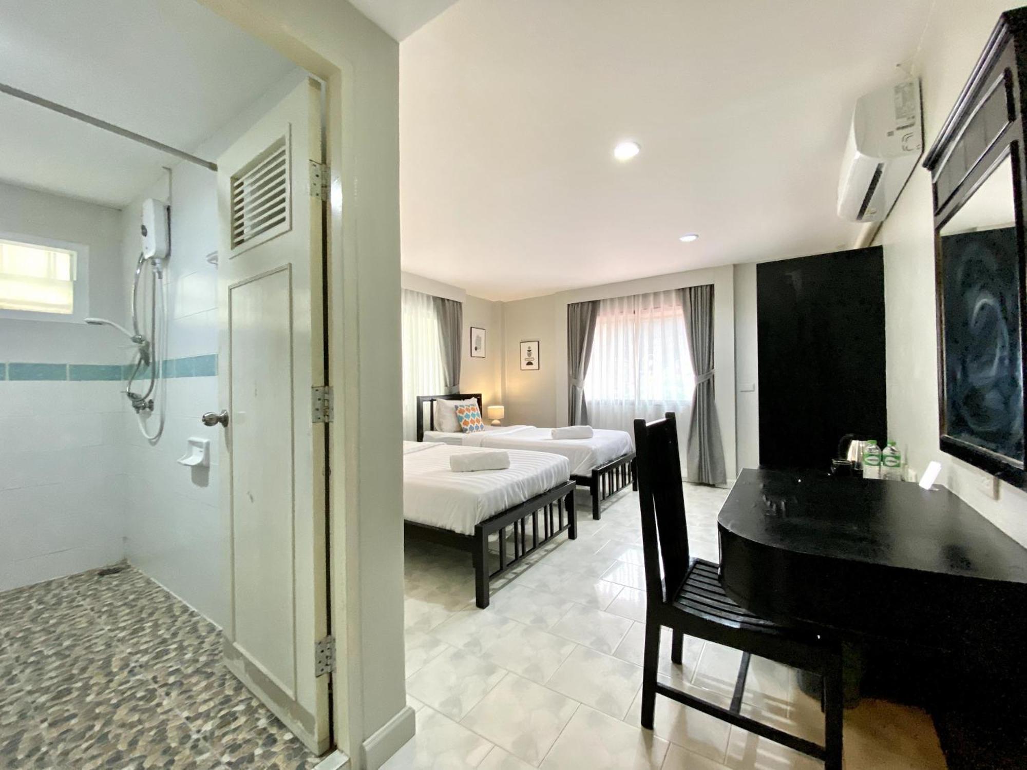 Beachwalk Minotel Patong Exterior photo