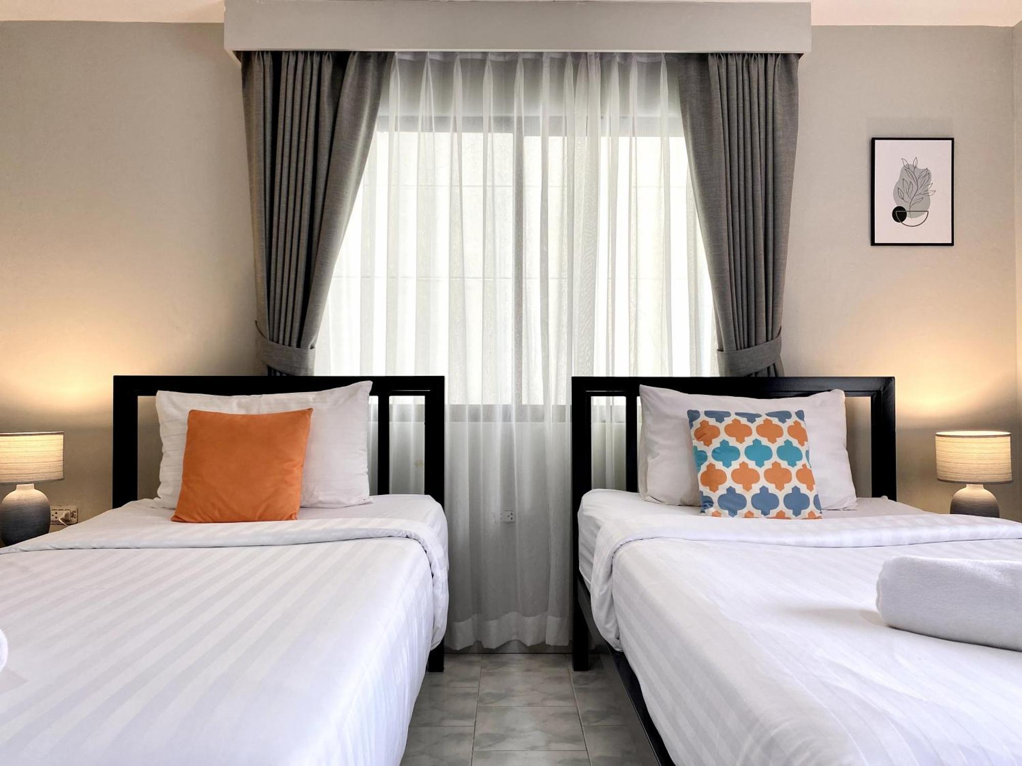 Beachwalk Minotel Patong Exterior photo